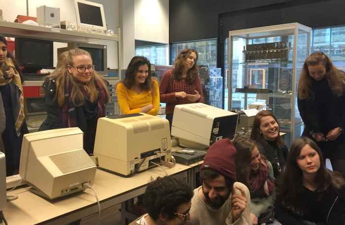 Hands on New and Old Media,Experiential Learning,Amsterdam University College