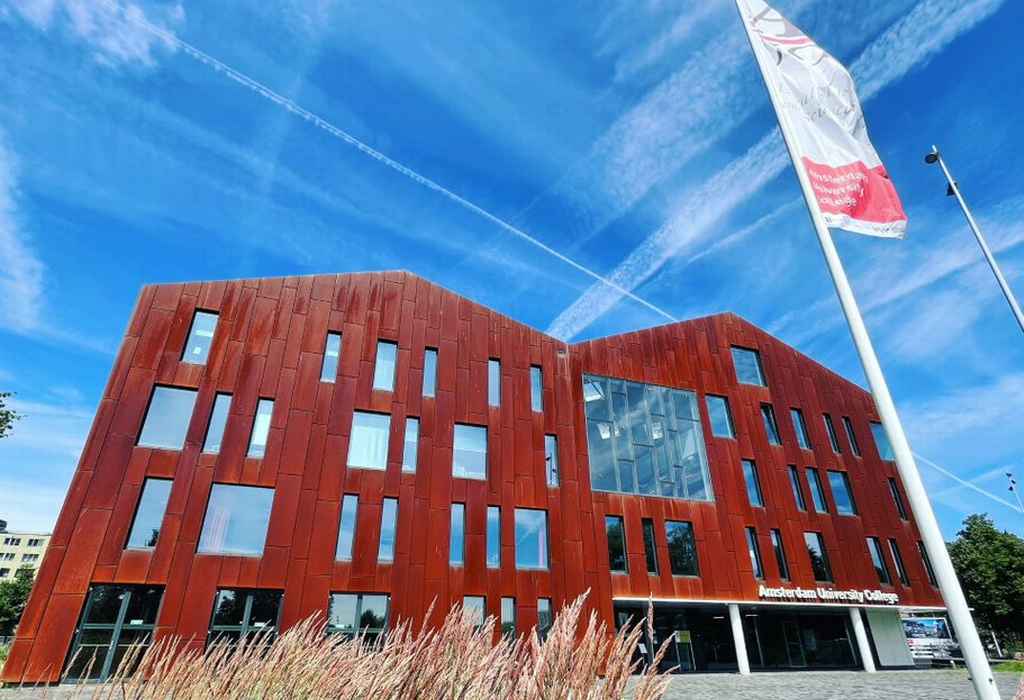 AUC building in summer sun