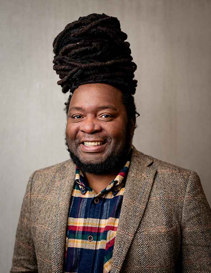 Professor Bruce Mutsvairo portrait